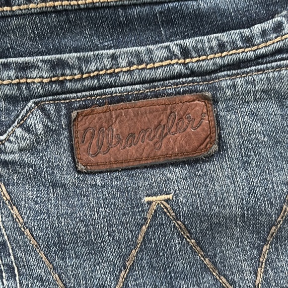Wrangler Slim Boot Jeans - Picture 4 of 4